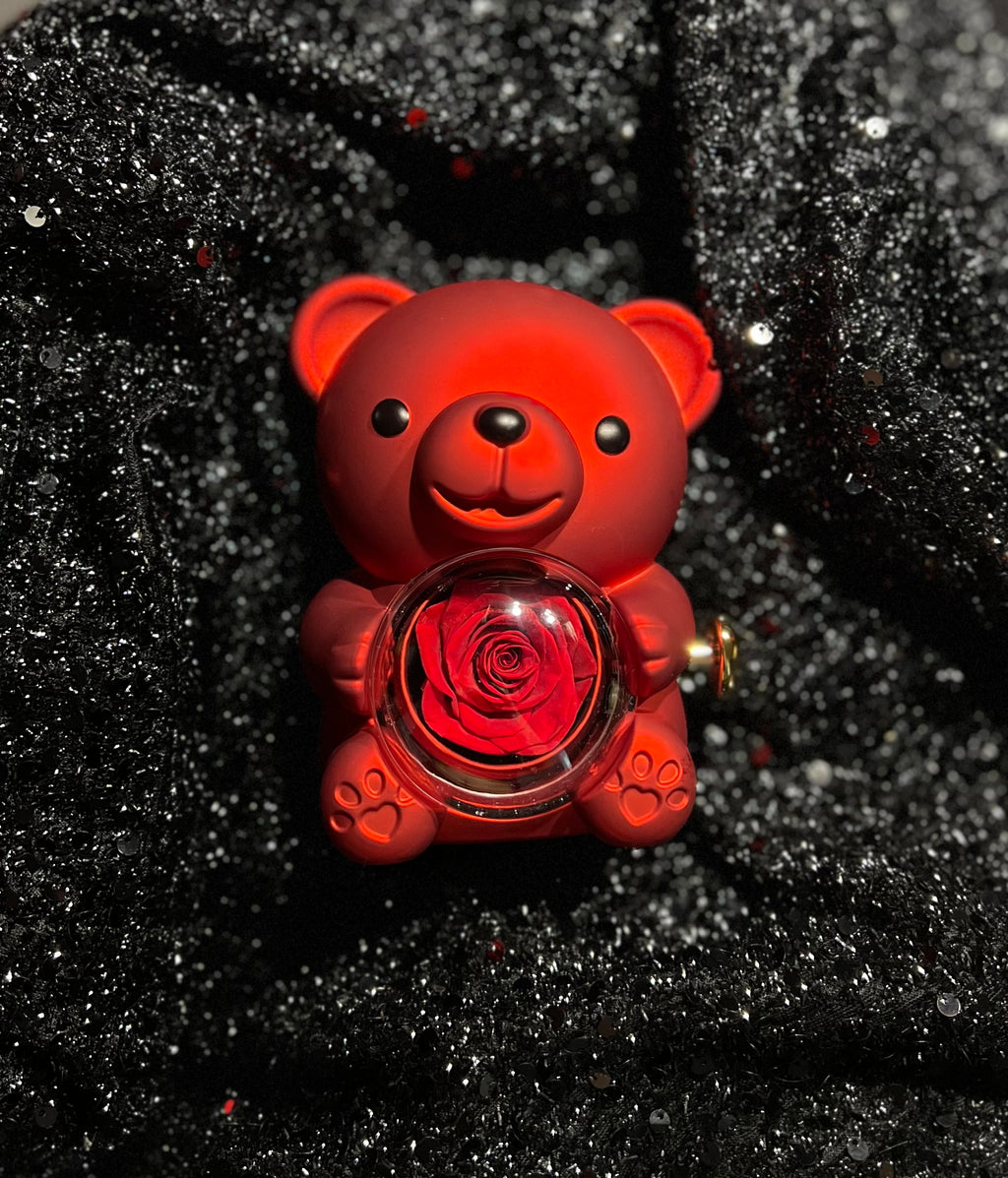 Walentynkowy miś z naszyjnikiem