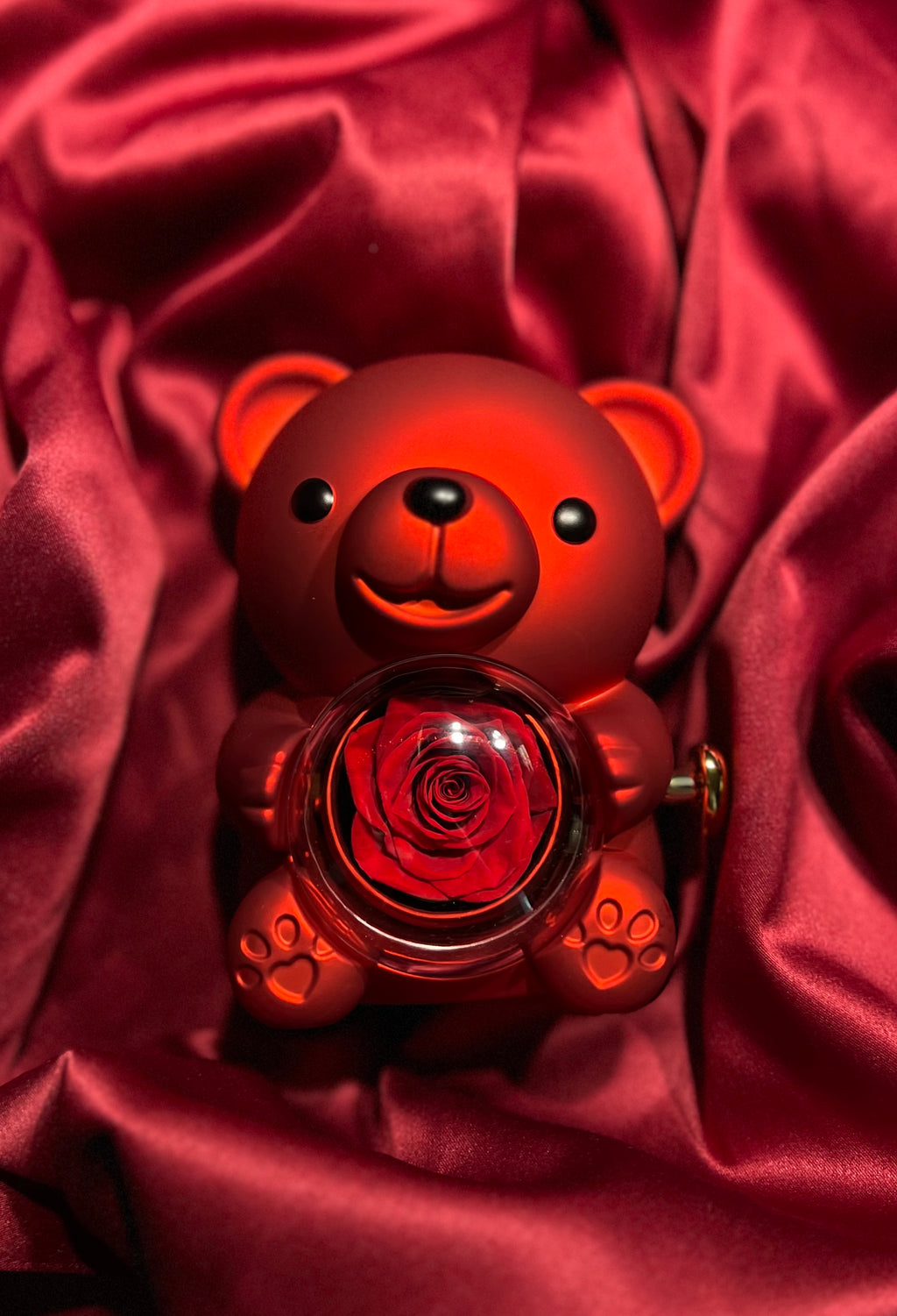 Walentynkowy miś z naszyjnikiem