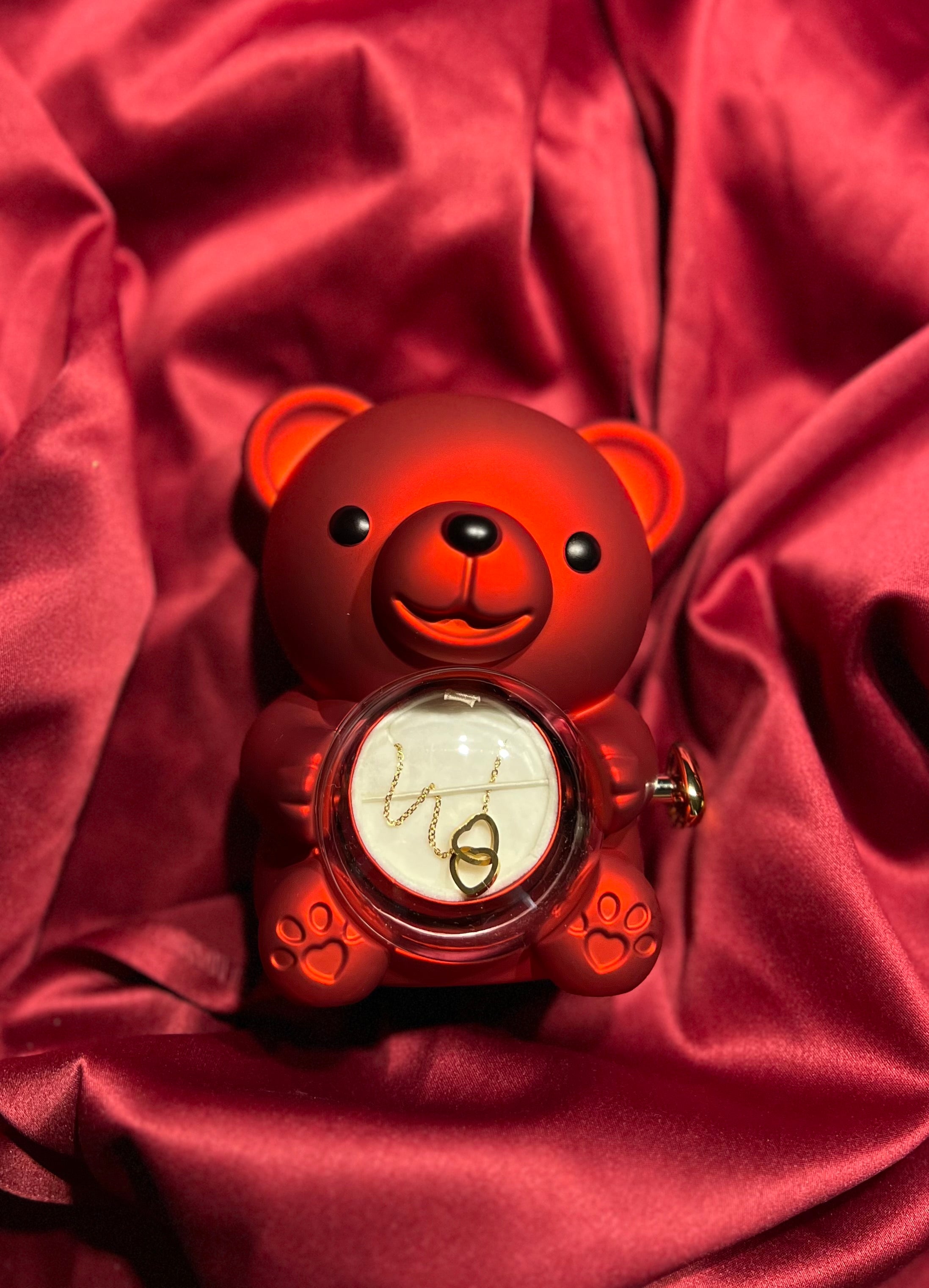 Walentynkowy miś z naszyjnikiem